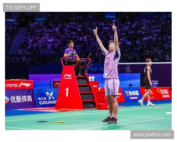 巴黎奥运羽毛球男单决赛激战正酣国羽冲金时刻全场屏息见证巅峰对决 巴黎奥运羽毛球男单决赛激战正酣国羽冲金时刻全场屏息见证巅峰对决