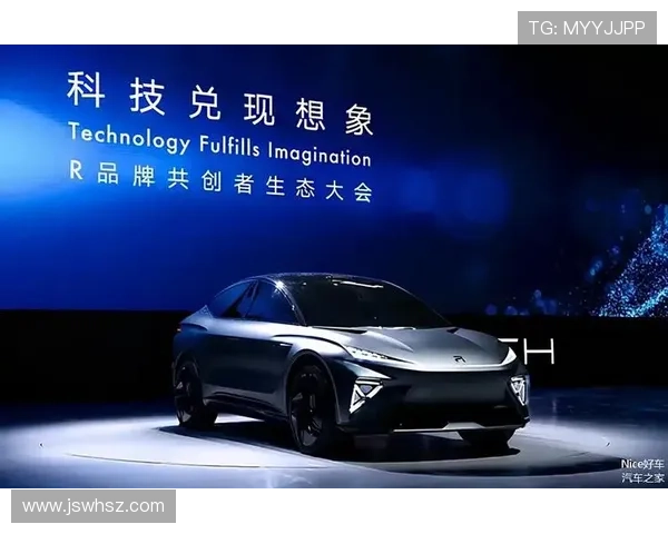 《国际足坛震撼变动 重大转会和战术革新掀起新一轮竞争浪潮》 《国际足坛震撼变动 重大转会和战术革新掀起新一轮竞争浪潮》