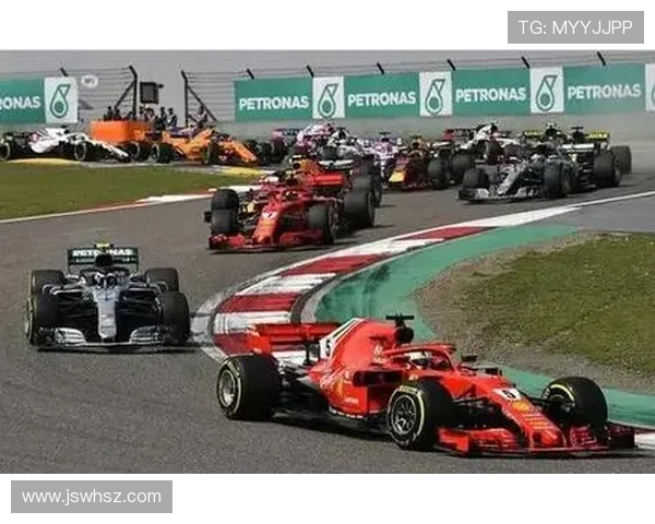 F1赛事精彩纷呈 新一季车队阵容更新揭晓引发热议